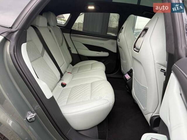 Зелений Zeekr 001, об'ємом двигуна 0 л та пробігом 13 тис. км за 46000 $, фото 32 на Automoto.ua