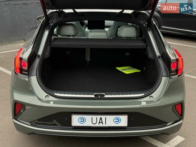 Zeekr 001 2024 у Києві на Automoto.ua Зелений Zeekr 001, об'ємом двигуна 0 л та пробігом 14 тис. км за 44999 $, фото 30 на Automoto.ua