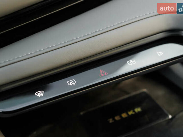 Зелений Zeekr 001, об'ємом двигуна 0 л та пробігом 39 тис. км за 37800 $, фото 21 на Automoto.ua