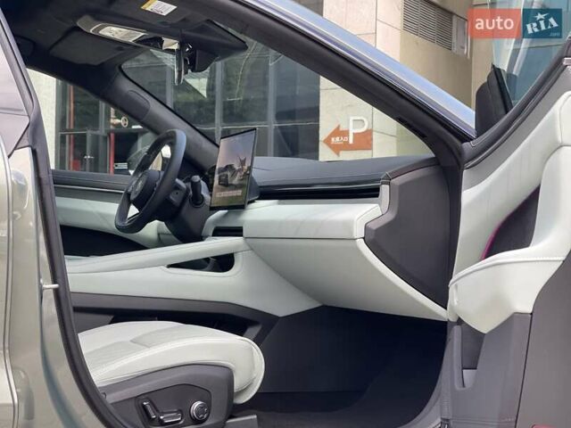 Zeekr 001 2024 у Одесі на Automoto.ua Зелений Zeekr 001, об'ємом двигуна 0 л та пробігом 13 тис. км за 45800 $, фото 6 на Automoto.ua