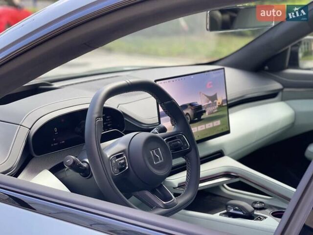 Zeekr 001 2024 у Одесі на Automoto.ua Зелений Zeekr 001, об'ємом двигуна 0 л та пробігом 13 тис. км за 45800 $, фото 4 на Automoto.ua