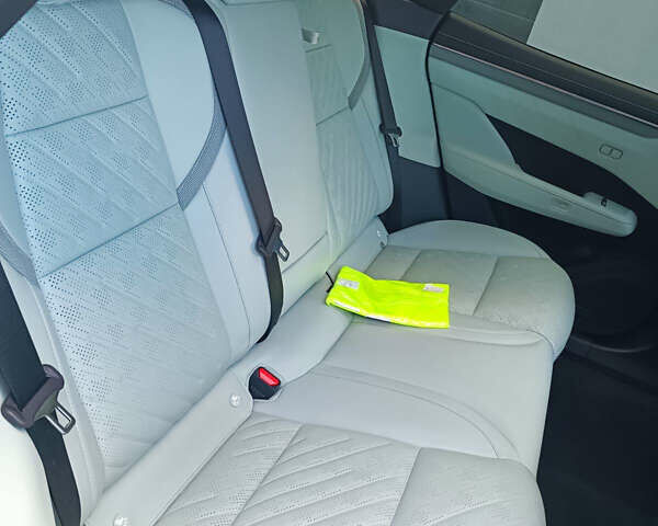 Zeekr 001 2024 в Хмельницком на Automoto.ua Зеленый Zeekr 001, объемом двигателя 0 л и пробегом 13 тыс. км за 45000 $, фото 25 на Automoto.ua