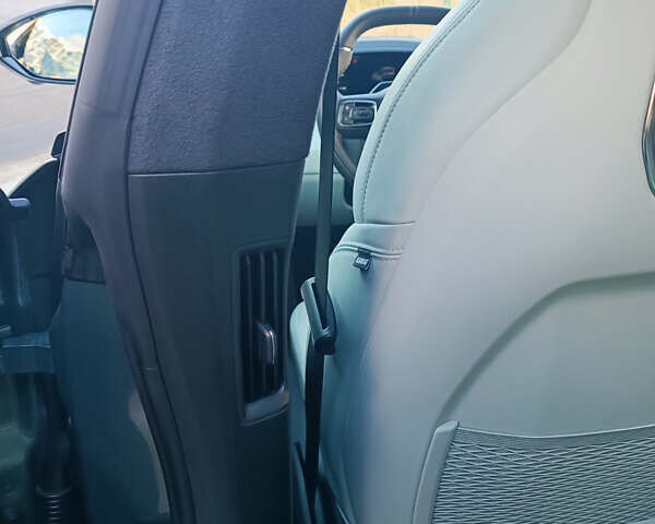 Zeekr 001 2024 в Хмельницком на Automoto.ua Зеленый Zeekr 001, объемом двигателя 0 л и пробегом 13 тыс. км за 45000 $, фото 32 на Automoto.ua