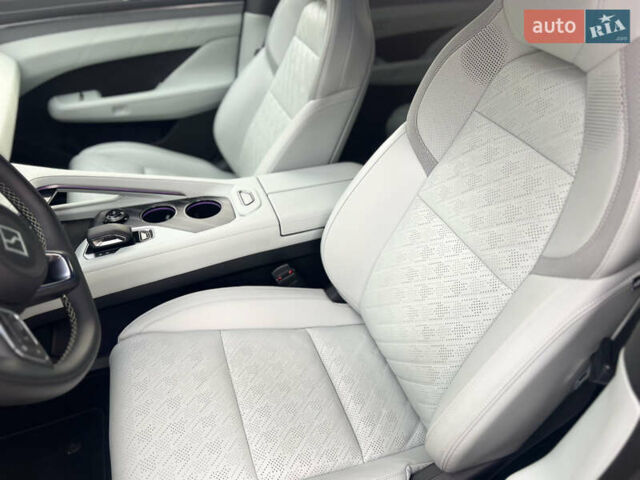 Зеленый Zeekr 001, объемом двигателя 0 л и пробегом 9 тыс. км за 45500 $, фото 12 на Automoto.ua