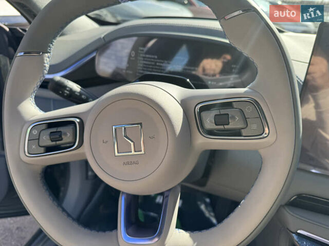 Zeekr 001 2025 у Києві на Automoto.ua Зелений Zeekr 001, об'ємом двигуна 0 л та пробігом 1 тис. км за 46900 $, фото 6 на Automoto.ua