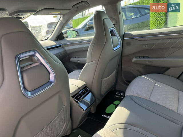 Zeekr 001 2025 у Києві на Automoto.ua Зелений Zeekr 001, об'ємом двигуна 0 л та пробігом 1 тис. км за 46900 $, фото 13 на Automoto.ua