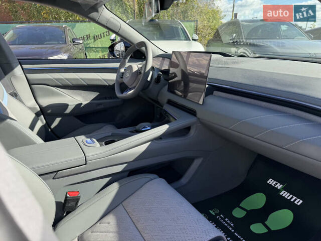 Zeekr 001 2025 у Києві на Automoto.ua Зелений Zeekr 001, об'ємом двигуна 0 л та пробігом 1 тис. км за 46900 $, фото 9 на Automoto.ua