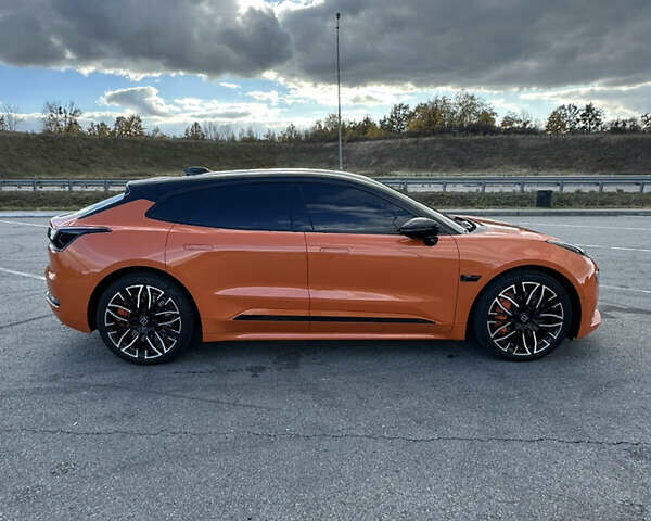 Оранжевый Zeekr 001, объемом двигателя 0 л и пробегом 23 тыс. км за 42000 $, фото 2 на Automoto.ua