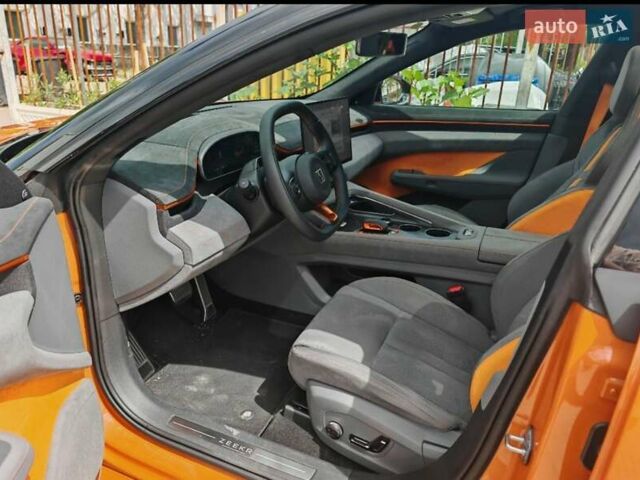 Оранжевый Zeekr 001, объемом двигателя 0 л и пробегом 15 тыс. км за 45999 $, фото 6 на Automoto.ua