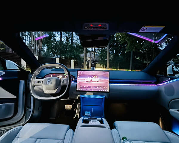 Белый Zeekr 007, объемом двигателя 0 л и пробегом 15 тыс. км за 36500 $, фото 42 на Automoto.ua