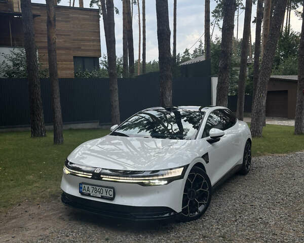 Белый Zeekr 007, объемом двигателя 0 л и пробегом 15 тыс. км за 36500 $, фото 3 на Automoto.ua