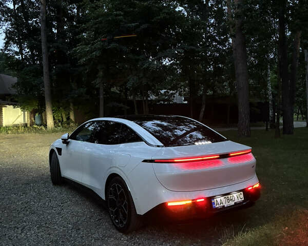 Белый Zeekr 007, объемом двигателя 0 л и пробегом 15 тыс. км за 36500 $, фото 36 на Automoto.ua