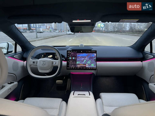 Білий Zeekr 007, об'ємом двигуна 0 л та пробігом 20 тис. км за 38500 $, фото 27 на Automoto.ua