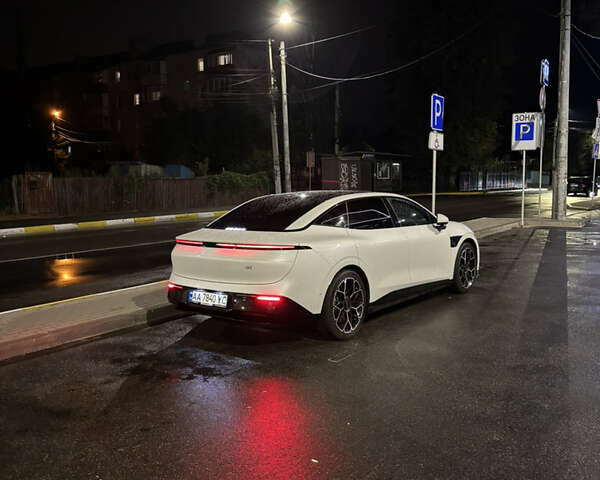 Белый Zeekr 007, объемом двигателя 0 л и пробегом 15 тыс. км за 36500 $, фото 45 на Automoto.ua