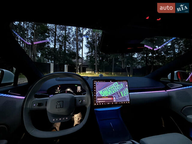 Белый Zeekr 007, объемом двигателя 0 л и пробегом 15 тыс. км за 36500 $, фото 38 на Automoto.ua