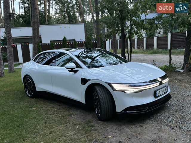 Белый Zeekr 007, объемом двигателя 0 л и пробегом 15 тыс. км за 36500 $, фото 50 на Automoto.ua