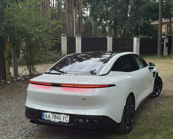 Белый Zeekr 007, объемом двигателя 0 л и пробегом 15 тыс. км за 36500 $, фото 12 на Automoto.ua