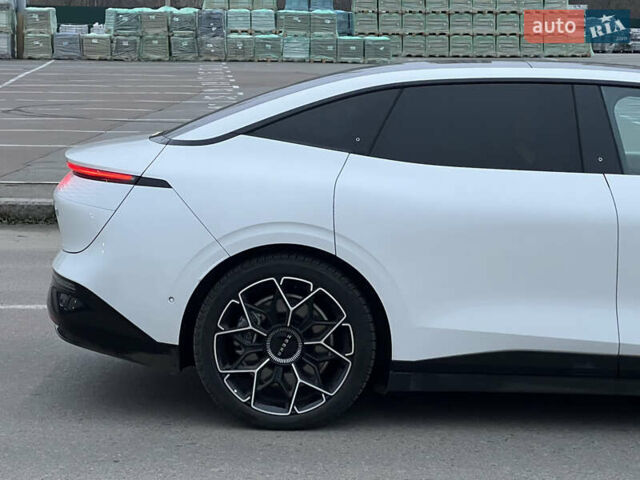 Білий Zeekr 007, об'ємом двигуна 0 л та пробігом 20 тис. км за 38500 $, фото 10 на Automoto.ua