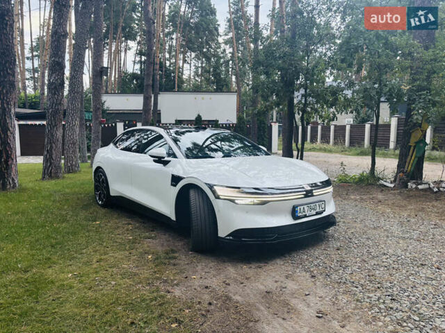 Белый Zeekr 007, объемом двигателя 0 л и пробегом 15 тыс. км за 36500 $, фото 16 на Automoto.ua