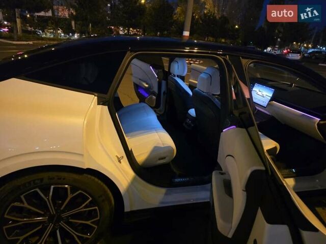 Белый Zeekr 007, объемом двигателя 0 л и пробегом 5 тыс. км за 33997 $, фото 4 на Automoto.ua