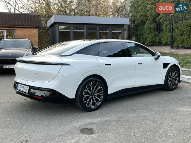 Белый Zeekr 007, объемом двигателя 0 л и пробегом 5 тыс. км за 38300 $, фото 11 на Automoto.ua