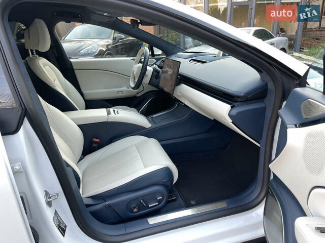 Белый Zeekr 007, объемом двигателя 0 л и пробегом 5 тыс. км за 38300 $, фото 20 на Automoto.ua