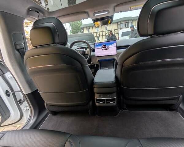 Белый Zeekr 007, объемом двигателя 0 л и пробегом 9 тыс. км за 31500 $, фото 12 на Automoto.ua