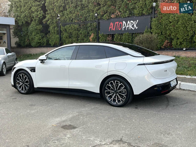 Белый Zeekr 007, объемом двигателя 0 л и пробегом 5 тыс. км за 38300 $, фото 5 на Automoto.ua