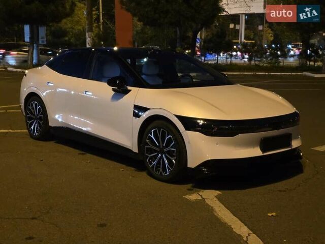 Белый Zeekr 007, объемом двигателя 0 л и пробегом 5 тыс. км за 33997 $, фото 15 на Automoto.ua