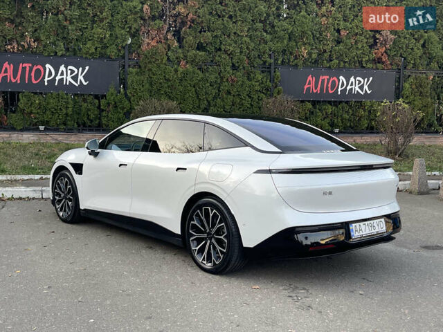 Белый Zeekr 007, объемом двигателя 0 л и пробегом 5 тыс. км за 38300 $, фото 9 на Automoto.ua