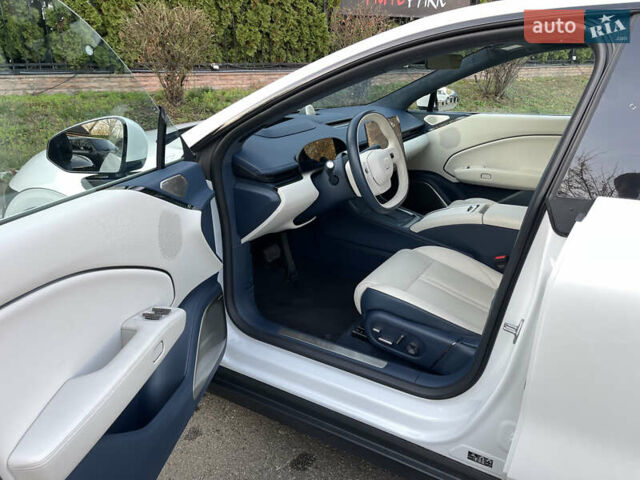 Белый Zeekr 007, объемом двигателя 0 л и пробегом 5 тыс. км за 38300 $, фото 12 на Automoto.ua