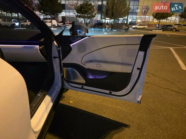 Белый Zeekr 007, объемом двигателя 0 л и пробегом 5 тыс. км за 33997 $, фото 7 на Automoto.ua
