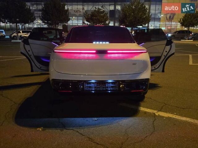 Белый Zeekr 007, объемом двигателя 0 л и пробегом 5 тыс. км за 33997 $, фото 9 на Automoto.ua