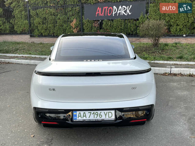 Белый Zeekr 007, объемом двигателя 0 л и пробегом 5 тыс. км за 38300 $, фото 10 на Automoto.ua