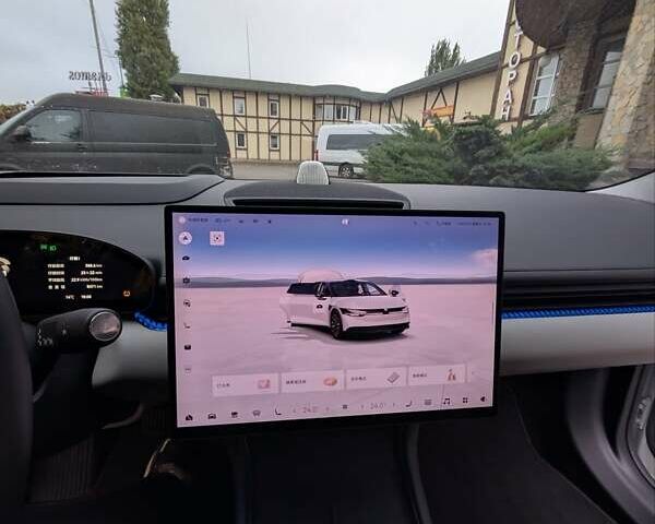 Белый Zeekr 007, объемом двигателя 0 л и пробегом 9 тыс. км за 31500 $, фото 17 на Automoto.ua