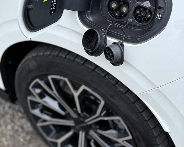 Білий Zeekr 007, об'ємом двигуна 0 л та пробігом 7 тис. км за 33800 $, фото 8 на Automoto.ua