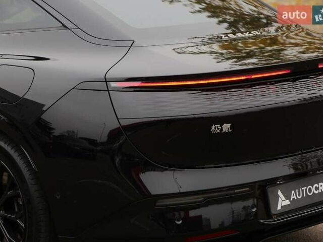 Черный Zeekr 007, объемом двигателя 0 л и пробегом 12 тыс. км за 33900 $, фото 8 на Automoto.ua