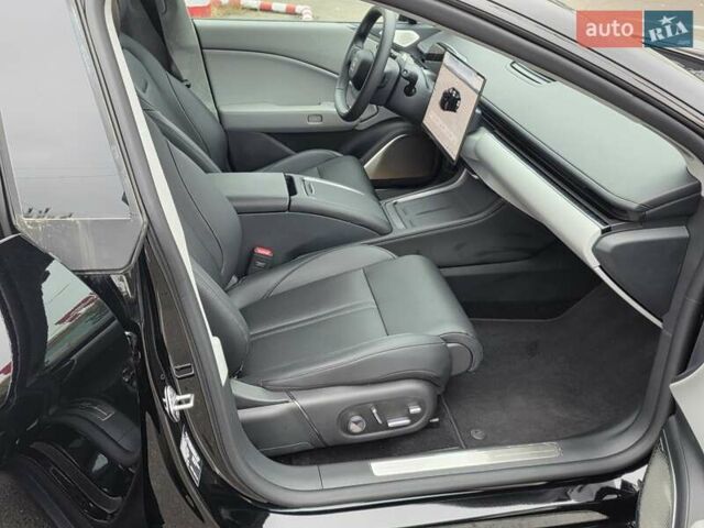 Черный Zeekr 007, объемом двигателя 0 л и пробегом 5 тыс. км за 33999 $, фото 16 на Automoto.ua