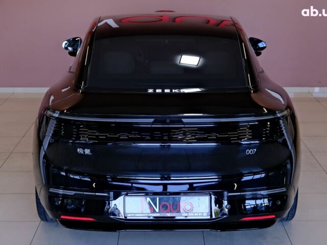 Черный Zeekr 007, объемом двигателя 0 л и пробегом 6 тыс. км за 34900 $, фото 5 на Automoto.ua