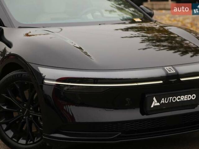 Черный Zeekr 007, объемом двигателя 0 л и пробегом 12 тыс. км за 33900 $, фото 3 на Automoto.ua