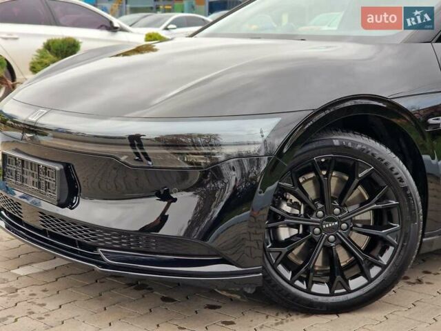 Черный Zeekr 007, объемом двигателя 0 л и пробегом 6 тыс. км за 33900 $, фото 4 на Automoto.ua