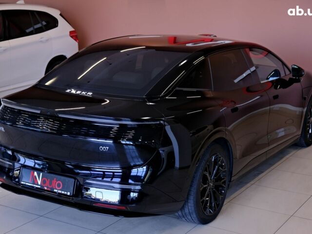 Черный Zeekr 007, объемом двигателя 0 л и пробегом 6 тыс. км за 34900 $, фото 4 на Automoto.ua