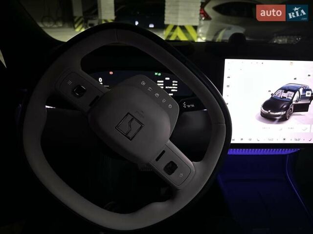 Черный Zeekr 007, объемом двигателя 0 л и пробегом 6 тыс. км за 33900 $, фото 75 на Automoto.ua