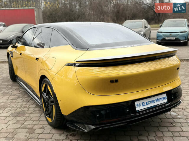 Жовтий Zeekr 007, об'ємом двигуна 0 л та пробігом 11 тис. км за 35000 $, фото 10 на Automoto.ua