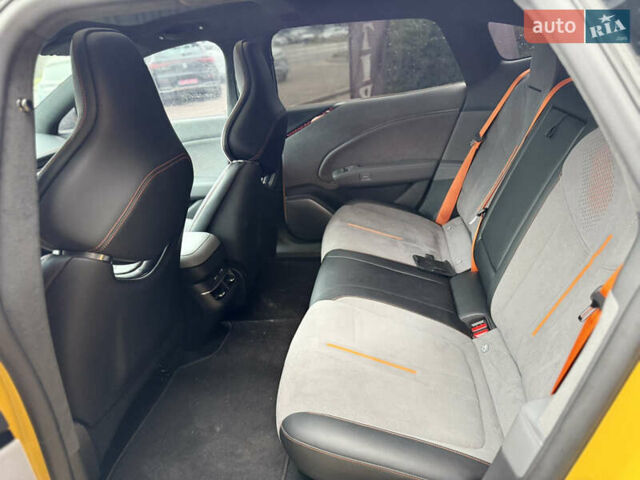 Жовтий Zeekr 007, об'ємом двигуна 0 л та пробігом 11 тис. км за 35000 $, фото 17 на Automoto.ua