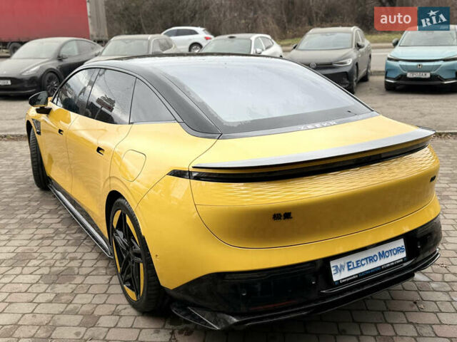 Жовтий Zeekr 007, об'ємом двигуна 0 л та пробігом 11 тис. км за 35000 $, фото 14 на Automoto.ua