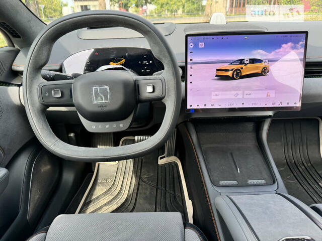 Желтый Zeekr 007, объемом двигателя 0 л и пробегом 1 тыс. км за 45500 $, фото 25 на Automoto.ua