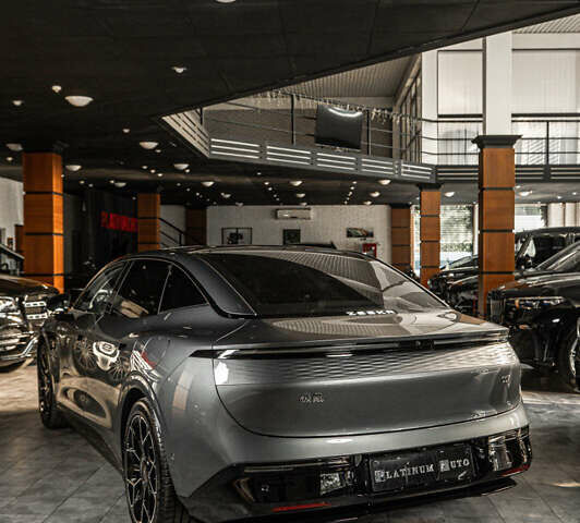 Сірий Zeekr 007, об'ємом двигуна 0 л та пробігом 1 тис. км за 38900 $, фото 1 на Automoto.ua