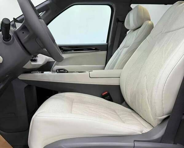 Белый Zeekr 009, объемом двигателя 0 л и пробегом 14 тыс. км за 68700 $, фото 6 на Automoto.ua