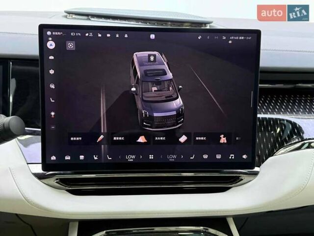 Белый Zeekr 009, объемом двигателя 0 л и пробегом 14 тыс. км за 68700 $, фото 13 на Automoto.ua